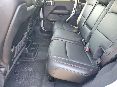 Used 2024 Jeep Wrangler Unlimited Rubicon image 23