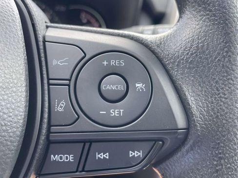 Used 2025 Toyota RAV4 XLE w/ Convenience Package FWD image 21