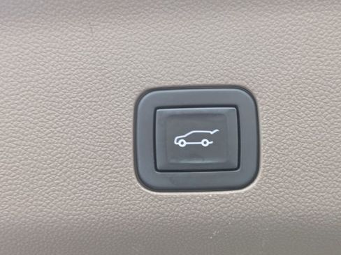 Used 2021 GMC Yukon Denali w/ Denali Premium Package AWD/4WD image 15