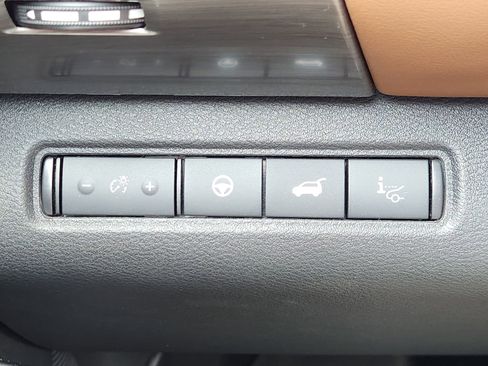 Used 2025 Nissan Pathfinder Platinum AWD/4WD image 26
