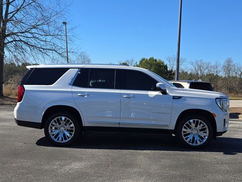 Used 2021 GMC Yukon SLT w/ SLT Luxury Plus Package image 6