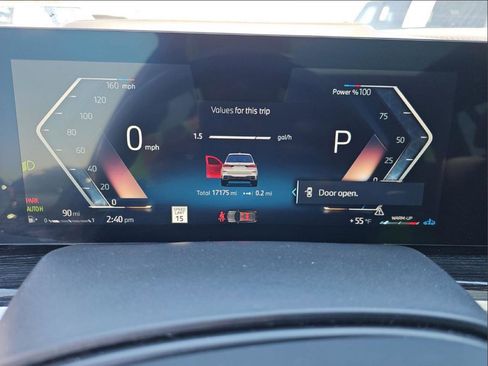 Used 2024 BMW X7 xDrive40i w/ M Sport Package AWD/4WD image 11