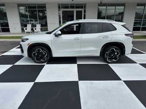 Used 2026 Volkswagen Tiguan SEL R-Line AWD/4WD image 1
