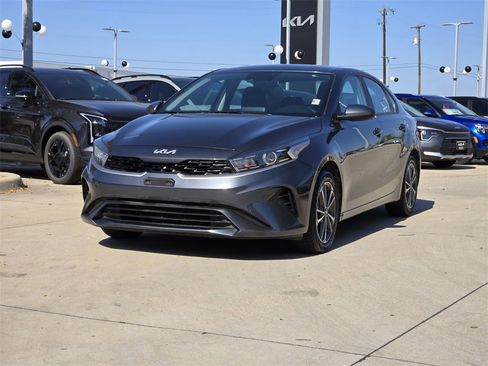 Certified 2023 Kia Forte LXS image 2