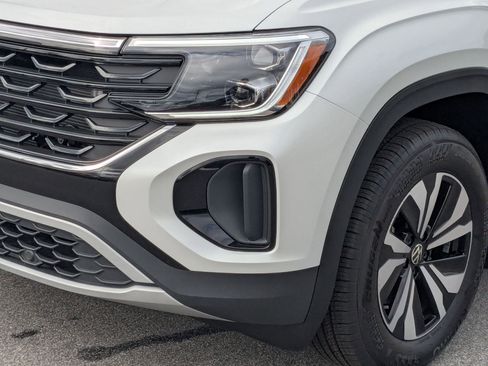 New 2026 Volkswagen Atlas Cross Sport SE image 9