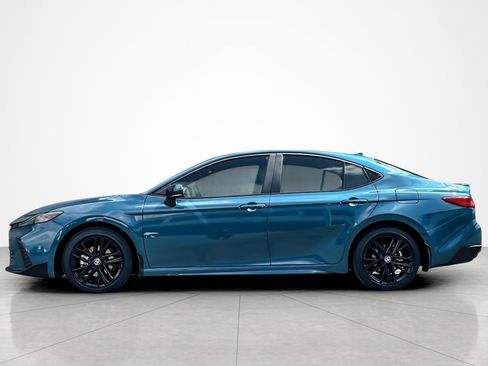 Used 2026 Toyota Camry SE w/ Convenience Package FWD image 2