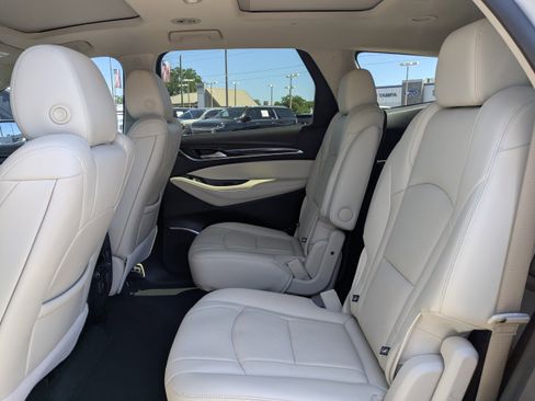 Used 2023 Buick Enclave Essence w/ Experience Buick Package FWD image 14