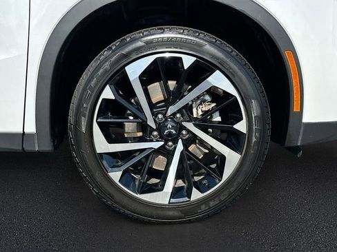 Used 2024 Mitsubishi Outlander SE image 32