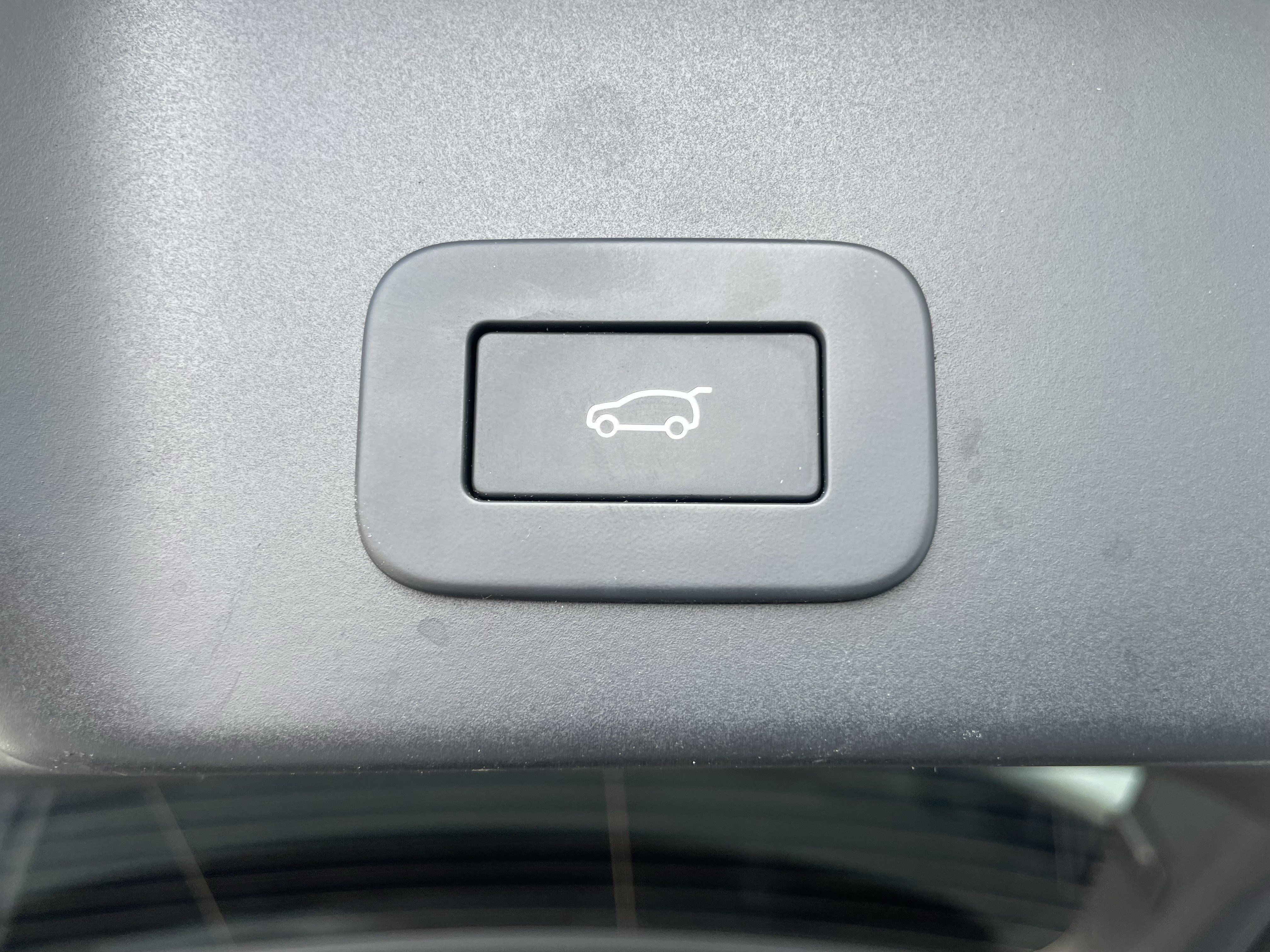 Certified 2025 Land Rover Range Rover Evoque Dynamic SE AWD/4WD image 37