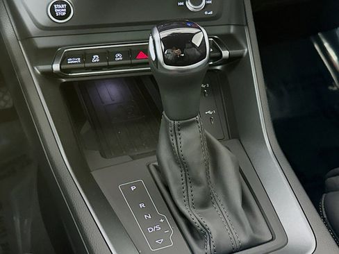 New 2025 Audi Q3 2.0T Premium image 7