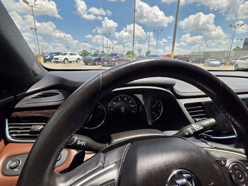Used 2019 Buick LaCrosse Avenir w/ Driver Confidence Package II AWD/4WD image 31