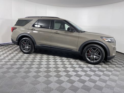 Certified 2026 Ford Explorer ST w/ Sun And Sound Package AWD/4WD image 7