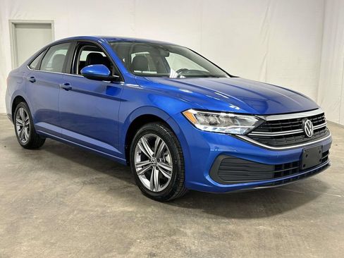 Used 2024 Volkswagen Jetta SE FWD image 1