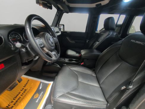 Used 2016 Jeep Wrangler Unlimited Rubicon image 9