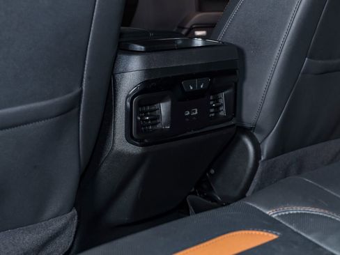 Used 2025 GMC Sierra 3500 AT4 w/ AT4 Premium Plus Package image 23