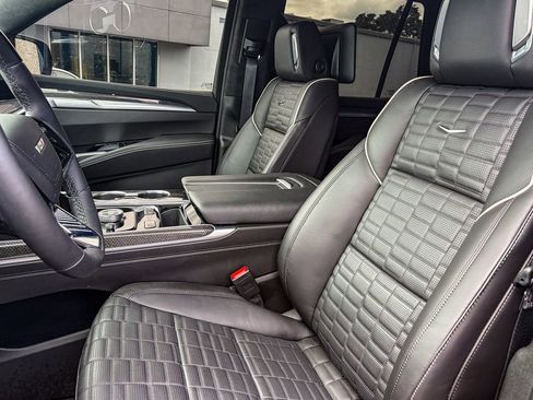 Certified 2026 Cadillac Escalade V AWD/4WD image 7