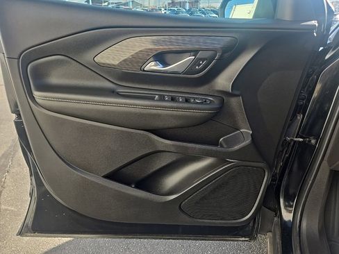 Used 2024 GMC Terrain SLE image 14