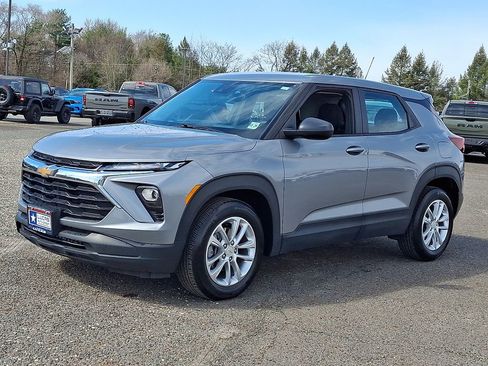 Used 2025 Chevrolet TrailBlazer LS image 6