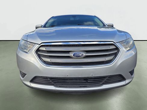 Used 2014 Ford Taurus SEL w/ Equipment Group 201A image 4
