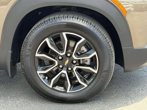 Used 2022 Chevrolet TrailBlazer ACTIV w/ Sun and Liftgate Package AWD/4WD image 5