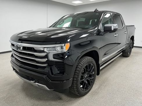 Used 2023 Chevrolet Silverado 1500 High Country w/ High Country Premium Package AWD/4WD image 4