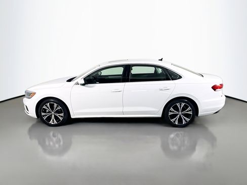 Used 2021 Volkswagen Passat 2.0T SE image 6