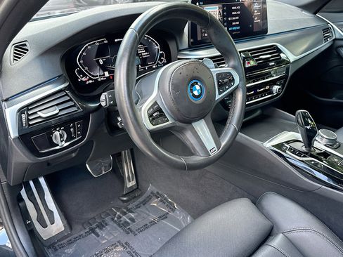 Certified 2023 BMW 530e w/ M Sport Package image 9