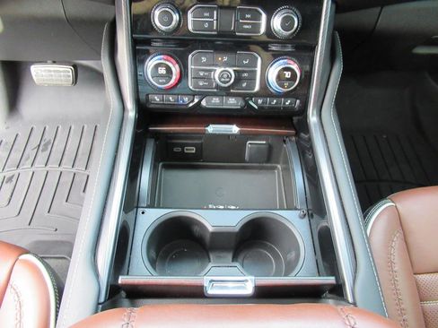 Used 2024 GMC Yukon XL Denali Ultimate image 20