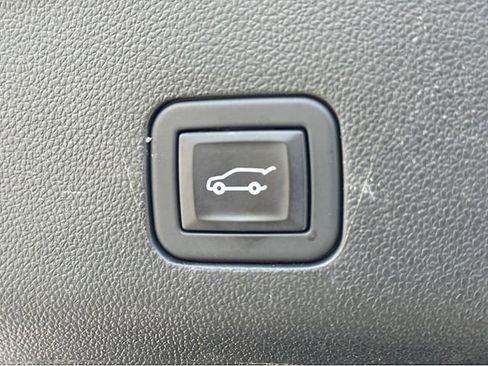 Certified 2023 GMC Yukon XL Denali w/ Denali Reserve Package image 13