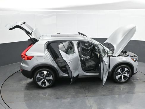 New 2025 Volvo XC40 B5 Core w/ Protection Package Premier image 50