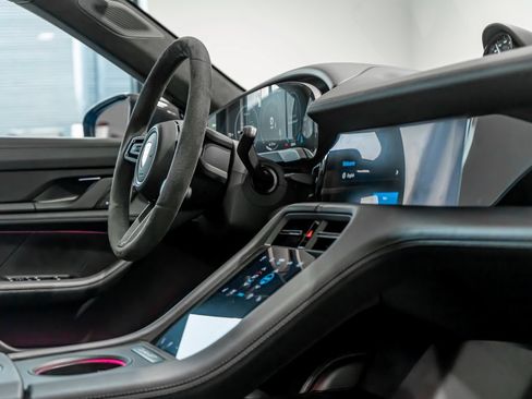 Certified 2025 Porsche Taycan Turbo GT AWD/4WD image 33