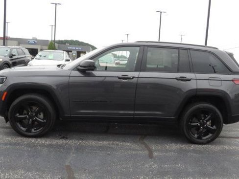 Used 2022 Jeep Grand Cherokee Altitude image 13