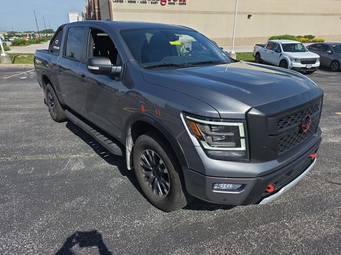 Used 2024 Nissan Titan PRO-4X w/ Pro-4x Convenience Package AWD/4WD image 2