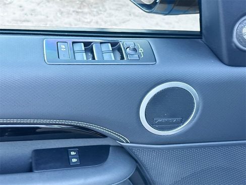 Used 2023 Land Rover Discovery S R-Dynamic image 19