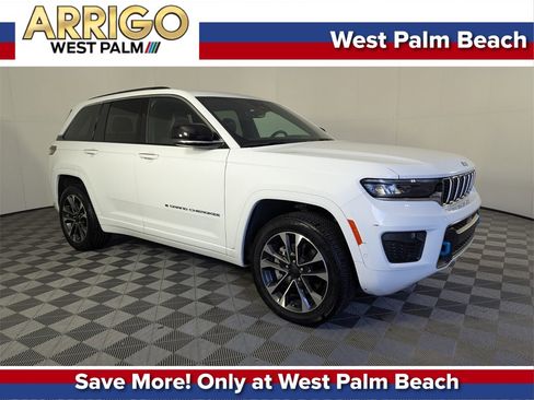 Used 2023 Jeep Grand Cherokee Overland image 1