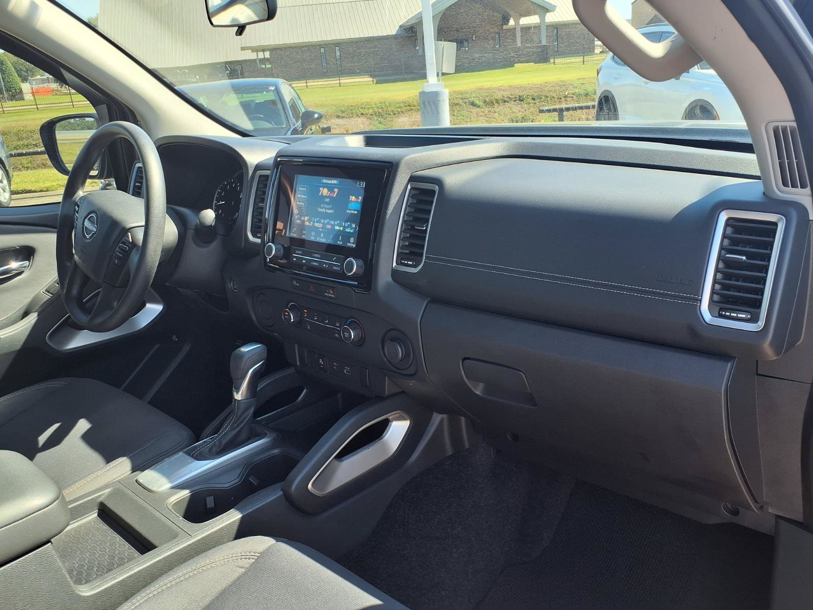Used 2024 Nissan Frontier SV w/ Technology Package RWD image 12