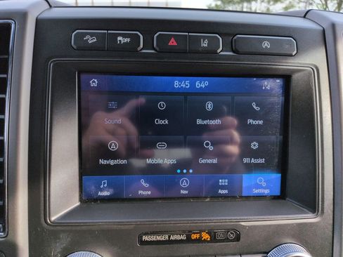 Used 2020 Ford Expedition XLT w/ Equipment Group 202A AWD/4WD image 19