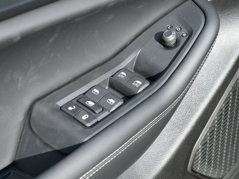 New 2025 Jeep Grand Cherokee Laredo w/ Luxury Tech Group I AWD/4WD image 26