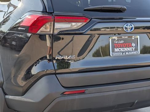 Used 2023 Toyota RAV4 XLE w/ Convenience Package AWD/4WD image 8