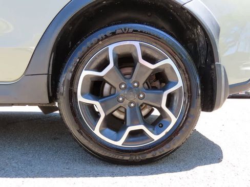 Used 2013 Subaru Crosstrek 2.0i Premium w/ Popular Pkg 1 AWD/4WD image 9