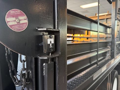 Used 2008 Ford F450 2WD Regular Cab Super Duty image 12