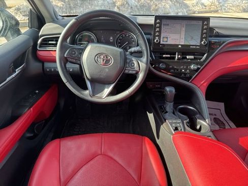 Used 2022 Toyota Camry XSE w/ Navigation Upgrade Package image 15