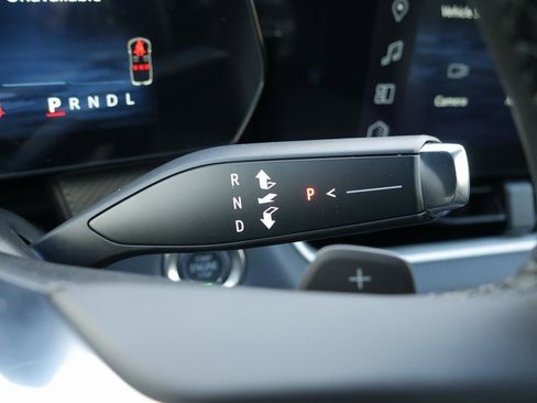 New 2025 Chevrolet Equinox LT w/ Convenience Package II image 8