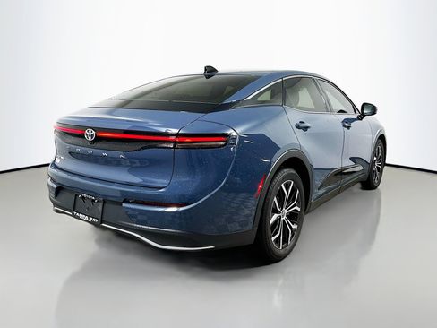 Used 2025 Toyota Crown XLE image 4