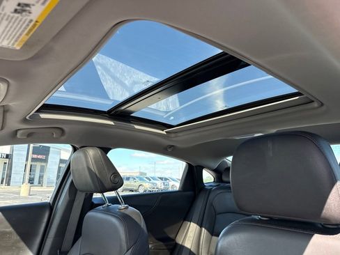 Used 2022 Chevrolet Malibu Premier FWD image 15