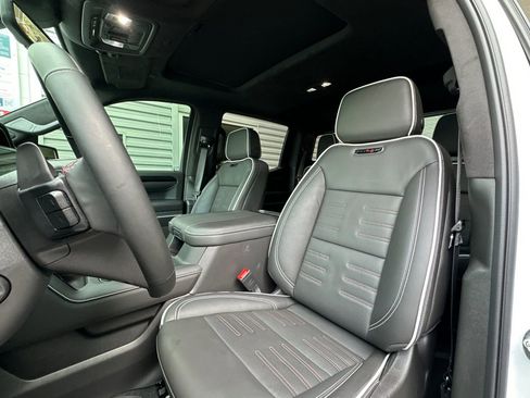 Used 2025 GMC Sierra 1500 AT4X image 5