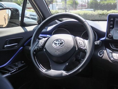Used 2021 Toyota C-HR XLE FWD image 19
