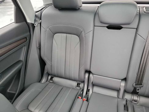 Certified 2023 Audi Q5 Premium w/ Convenience Package AWD/4WD image 7