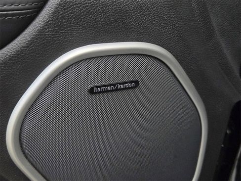 Used 2018 Jeep Grand Cherokee Summit image 13