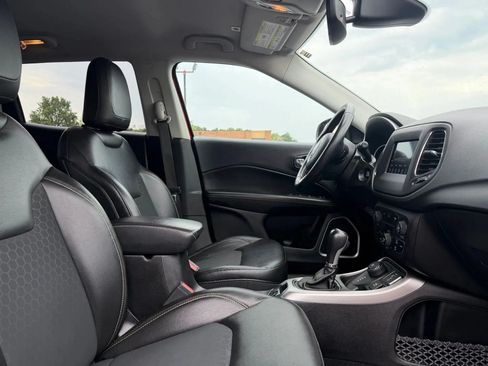 Used 2019 Jeep Compass Latitude w/ Popular Equipment Group AWD/4WD image 25